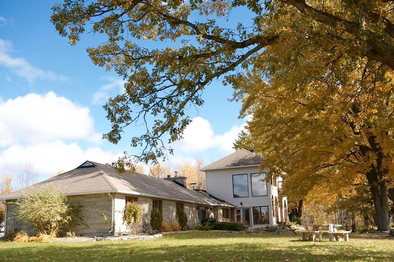 Gite O'Bordeleau (Adults Only) Luskville Exterior photo